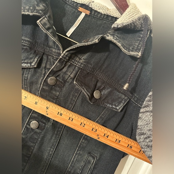 FREE PEOPLE Small Distressed Boho Knit Hooded Moto Jean Jacket Gray Black - Picture 7 of 10